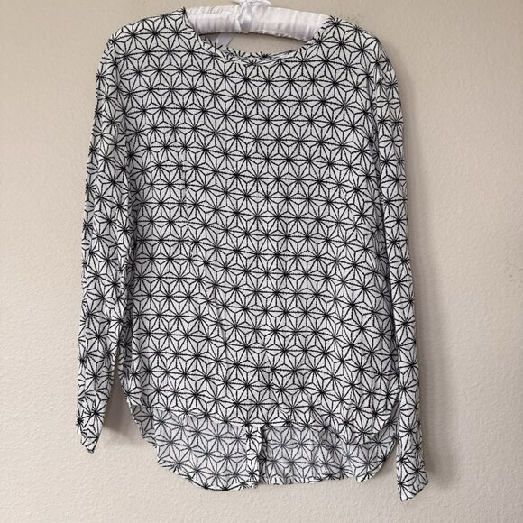 H&M Witchy Whimsigoth Halloween Black White Star Print Button Back Shirt Size 8 - Picture 2 of 4